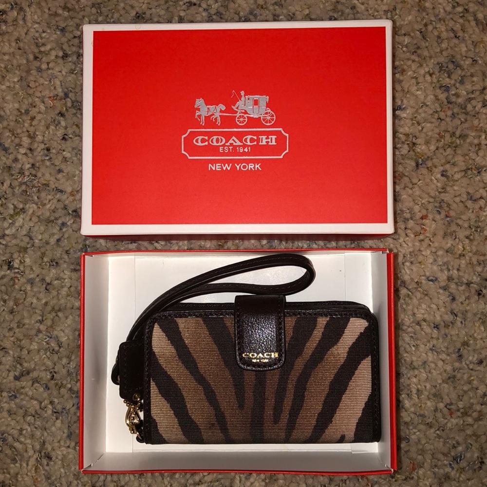 COACH CLUTCH / PHONE ACCESORY